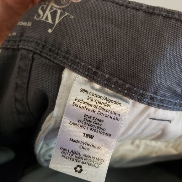 TERRA & SKY HIGH RISE UTLILTY CARGO SHORTS NWT SIZE 18W BLUE GRAY COLOR - Picture 8 of 8